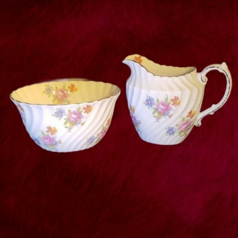 Aynsley Fine Bone China Creamer & Sugar Set – England – Floral Scalloped